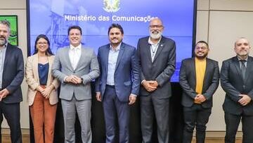 Vice-governador Felipe Camarão reúne com representantes dos Ministérios das Comunicações e das Relações Exteriores, em busca de apoio para o Maranhão