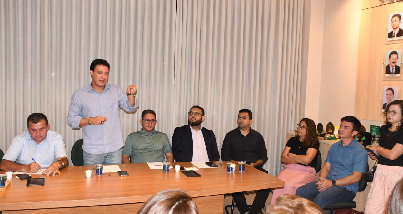 Felipe Camarão dialoga com classe empresarial de Imperatriz