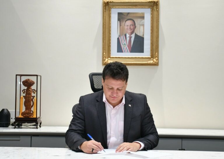 Governador em exercício assina decreto que proíbe soltura de pipas no Castelão, em dias de jogos oficiais