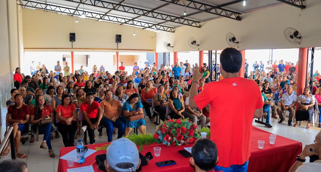 Vice-governador Felipe Camarão reúne com professores e lideranças em mais um “Diálogos pelo Maranhão”, desta vez em Cidelândia