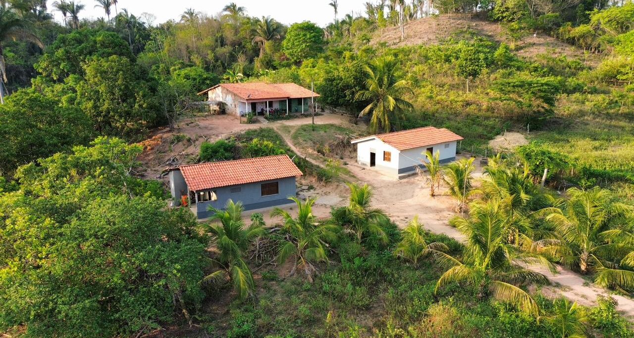 Felipe Camarão realiza entrega simbólica de 50 casas do “Minha Casa, Minha Vida Rural”, em Pedreiras