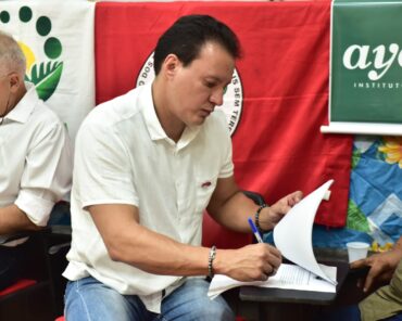 Felipe Camarão assina carta compromisso da Rede de Agroecologia do Maranhão e recebe diretrizes para a construção do seu plano de governo