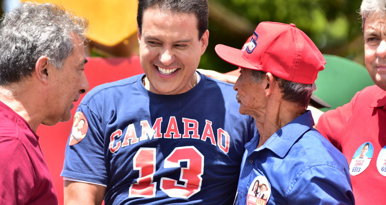 Felipe Camarão percorre a Baixada com apoio popular e propostas para a região