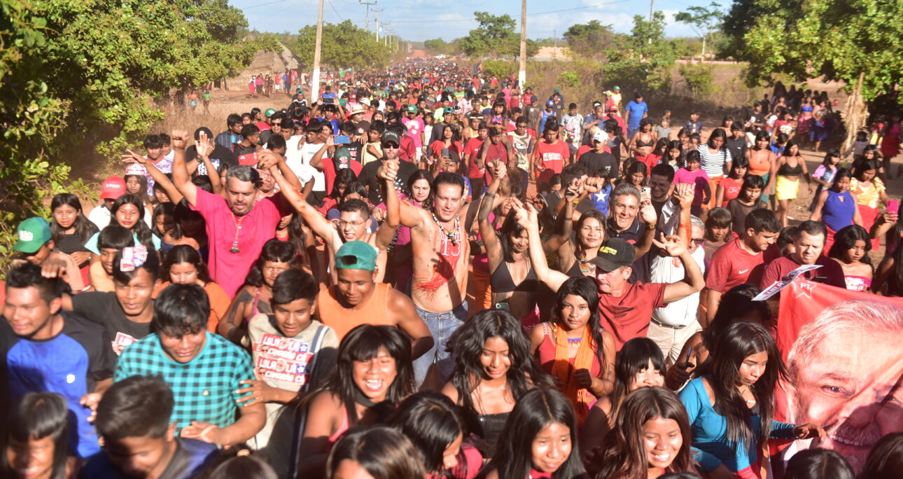 Na véspera da abertura de campanha, Felipe Camarão é recebido com festa em Fernando Falcão