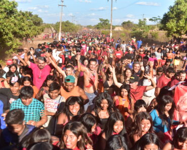 Na véspera da abertura de campanha, Felipe Camarão é recebido com festa em Fernando Falcão