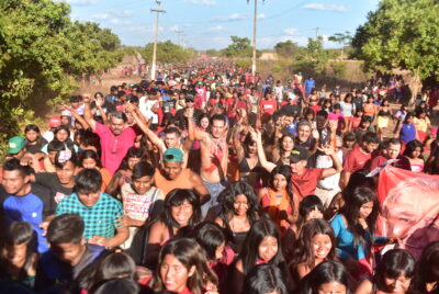 Na véspera da abertura de campanha, Felipe Camarão é recebido com festa em Fernando Falcão