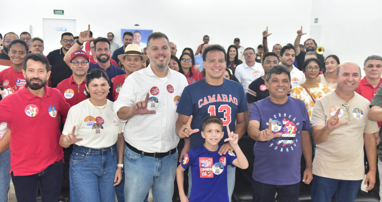 Felipe Camarão e Rodrigo Lago juntos em plenária da Educação em São Luís