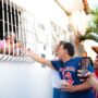 Caminhada do Time do Camarão e Lula agita as ruas do bairro da Liberdade