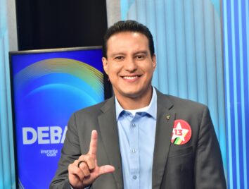Felipe Camarão mostra melhor biografia e apresenta propostas durante debate