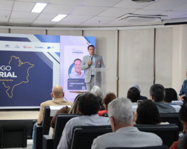 Felipe Camarão apresenta propostas para fortalecer empresas locais e gerar empregos em evento na Fecomércio-MA